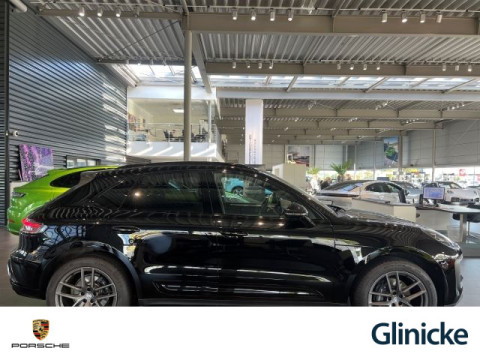Porsche - Macan
