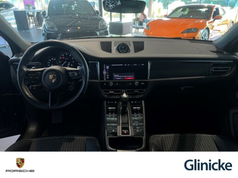 Porsche - Macan