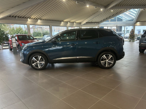 Peugeot 3008 - 3008 1.2 PureTech 130, Allure CARPLAY/ LED/NAVI