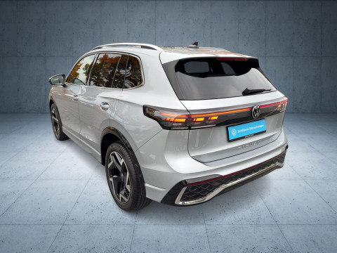 Volkswagen Tiguan - Tiguan R-Line 2.0 TDI AHK/HDMatrix/360/h&k/HuD/19"