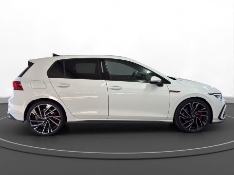 Volkswagen - Golf GTI