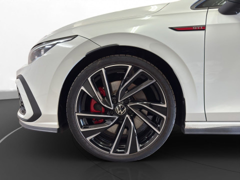 Volkswagen - Golf GTI