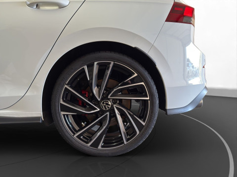 Volkswagen - Golf GTI