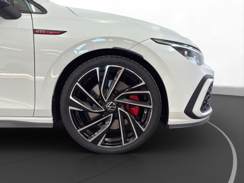Volkswagen - Golf GTI