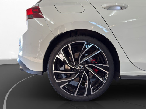 Volkswagen - Golf GTI