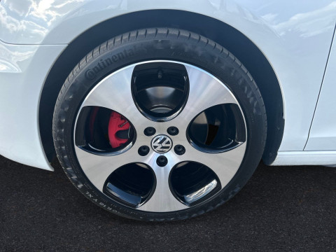 Volkswagen - Golf GTI