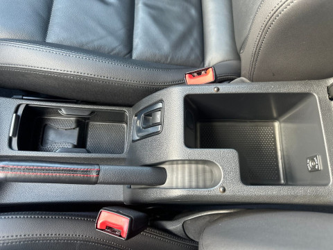 Volkswagen - Golf GTI