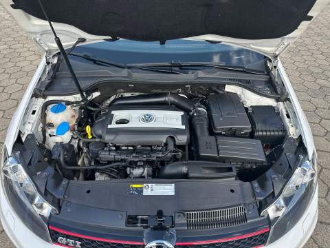 Volkswagen - Golf GTI