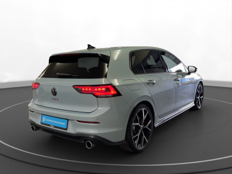 Volkswagen - Golf GTI