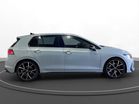 Volkswagen - Golf GTI