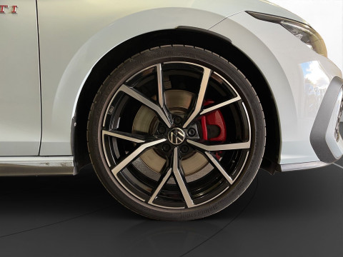 Volkswagen - Golf GTI