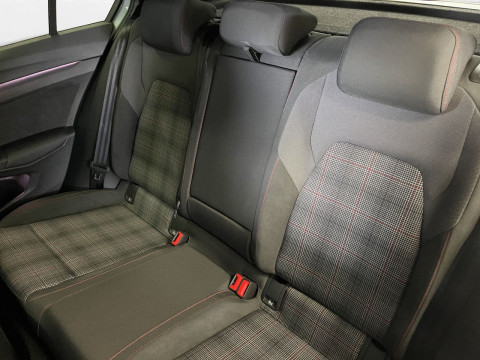 Volkswagen - Golf GTI