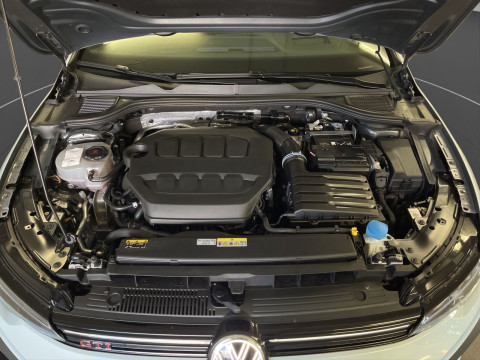 Volkswagen - Golf GTI