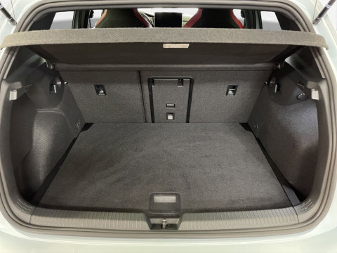 Volkswagen - Golf GTI