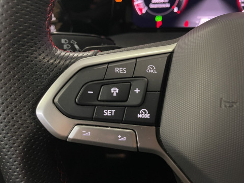 Volkswagen - Golf GTI