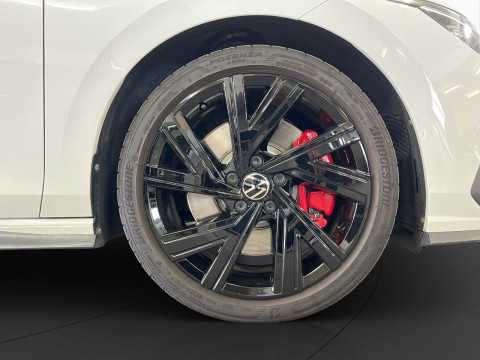 Volkswagen - Golf GTI