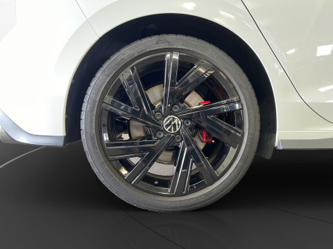 Volkswagen - Golf GTI