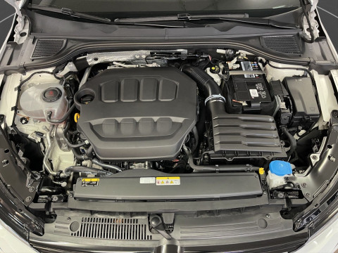 Volkswagen - Golf GTI