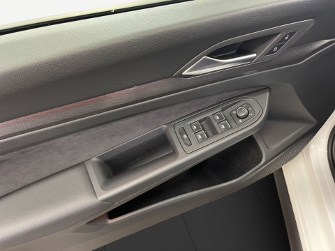 Volkswagen - Golf GTI