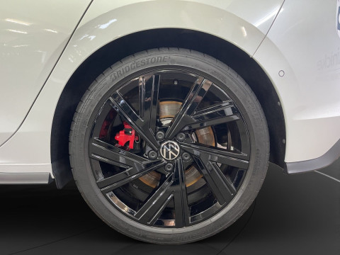 Volkswagen - Golf GTI