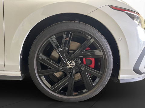 Volkswagen - Golf GTI