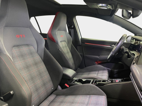 Volkswagen - Golf GTI