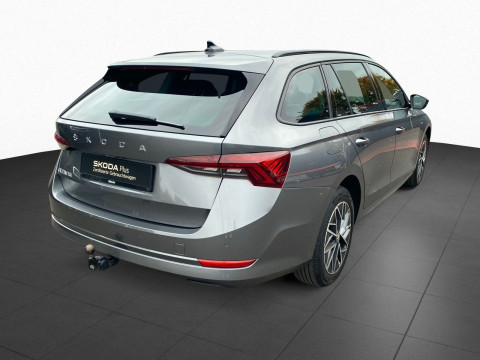 Škoda Octavia - Octavia Combi 1.0 TSI Clever AHK LED RFK Sitzh.