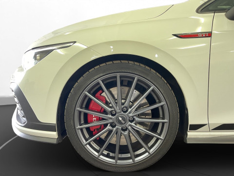 Volkswagen - Golf GTI