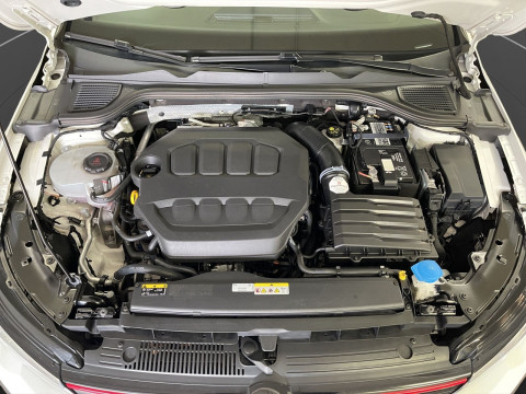 Volkswagen - Golf GTI