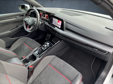 Volkswagen - Golf GTI