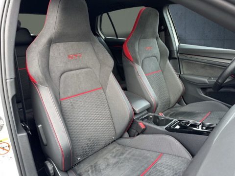 Volkswagen - Golf GTI