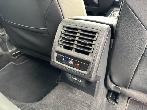 Volkswagen - Golf GTI