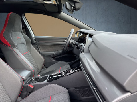 Volkswagen - Golf GTI