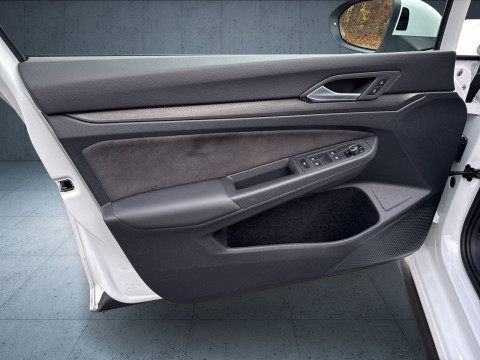 Volkswagen - Golf GTI