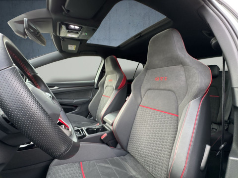 Volkswagen - Golf GTI