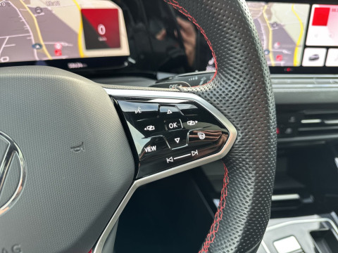 Volkswagen - Golf GTI