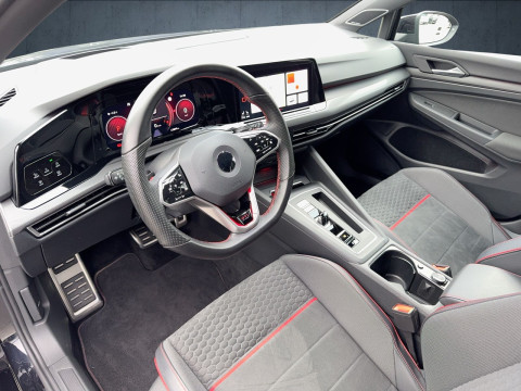 Volkswagen - Golf GTI