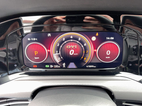 Volkswagen - Golf GTI