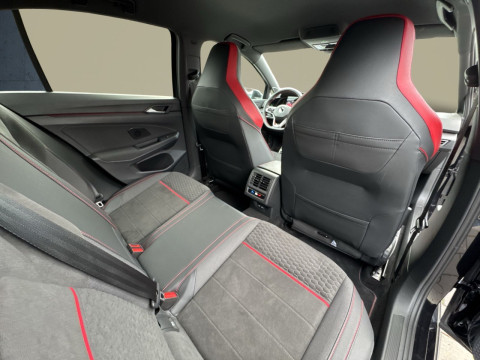 Volkswagen - Golf GTI