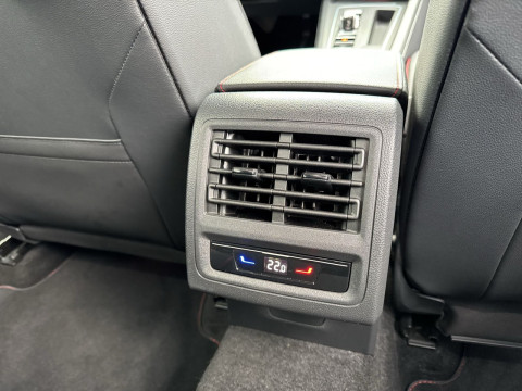 Volkswagen - Golf GTI