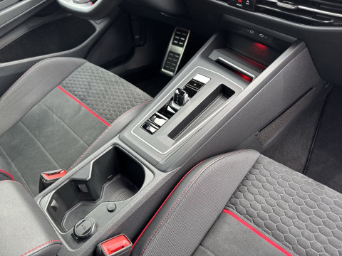 Volkswagen - Golf GTI