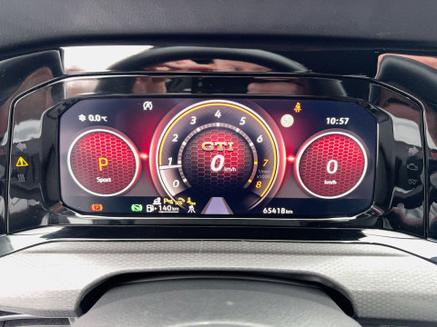 Volkswagen - Golf GTI