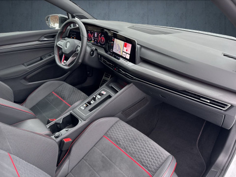 Volkswagen - Golf GTI