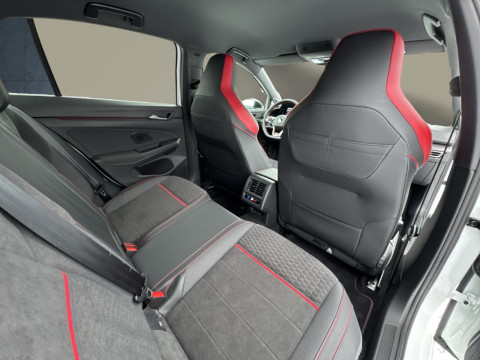 Volkswagen - Golf GTI