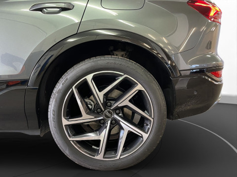 Audi - Q6 SUV e-tron