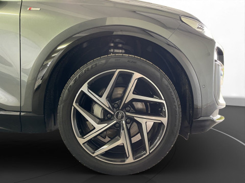 Audi - Q6 SUV e-tron