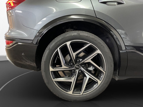 Audi - Q6 SUV e-tron