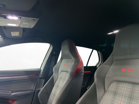 Volkswagen - Golf GTI