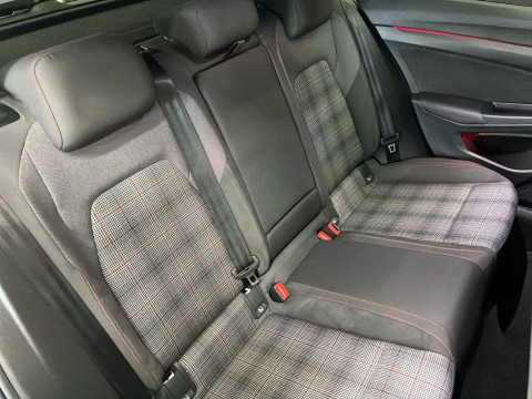 Volkswagen - Golf GTI