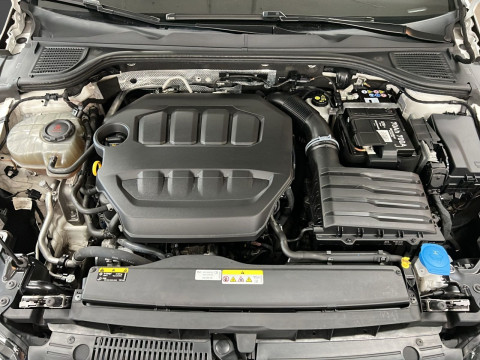 Volkswagen - Golf GTI